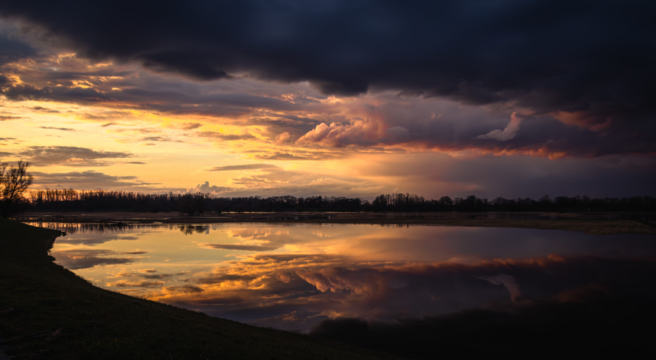2023-Dramitscher-Sonnenuntergang-an-der-Elbe